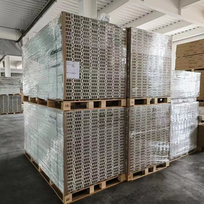 25000 KG Linea di estrusione automatica di tavole da cucina WPC2 per le esigenze di produzione di porte larghe