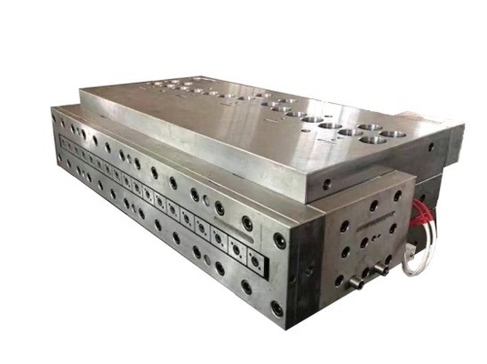 25000 KG Linea di estrusione automatica di tavole da cucina WPC2 per le esigenze di produzione di porte larghe
