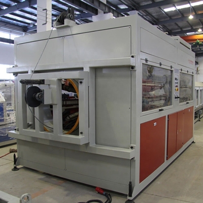 Progettazione di una macchina di estrussione di tubi in PVC personalizzata 380v 50hz per una linea di produzione serviziabile