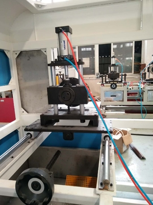 Linea di estrusione di lamiere di marmo finto in PVC2 con potenza e rapporto L/D a vite di 160 kW