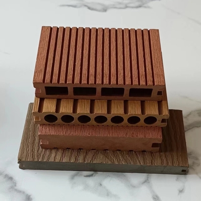 Velocità di avvitamento rpm 32,9 rpm Linea di estrusione a doppia avvitatura per pannelli murali a profilo PVC Recinzione WPC