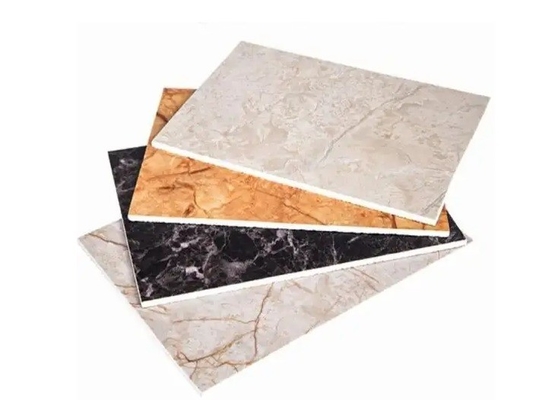 Linea di estrusione di fogli di marmo artificiale in PVC per la produzione di tubi di progettazione 19000x1800x2580