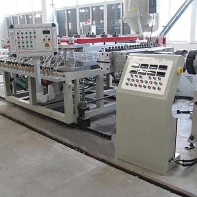 Linea di estrusione avanzata per la produzione di fogli di cartone di schiuma in PVC 23500 kg