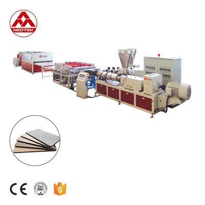 Impianto di fabbricazione Linea di estrusione di pannelli in PVC con e 38CrMoALA materiale a vite