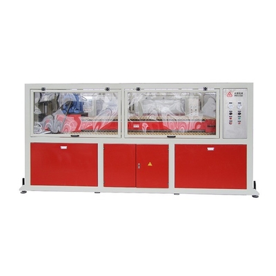 Linea di estrusione WPC per tecnologia avanzata basata su PVC da 100 kW di potenza