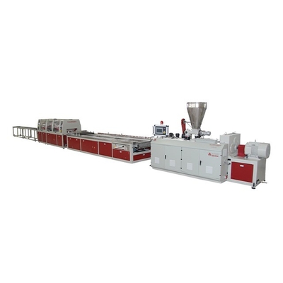 156 1 L/D ratio di vite WPC Linea di estrusione per pannelli