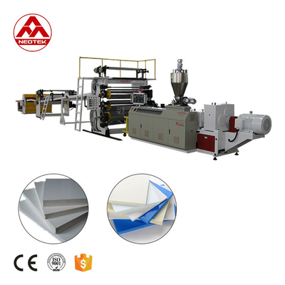 250kW di potenza Linea di estrusione di cartoni di PVC senza schiuma per specifiche 25000x6000x4000