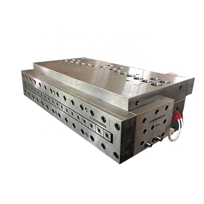 Tecnologia di punta Personalizzata WPC Wide Door Extruder Machine per prodotti in plastica