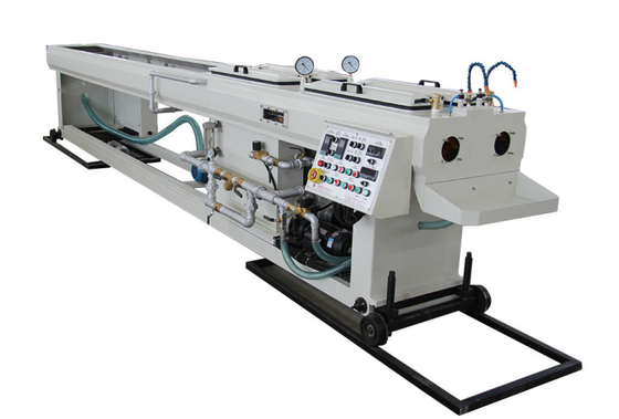 Linea di estrusione di tubi in PVC da 380V a 50hz per una produzione di tubi da 50 a 160 per una produzione fluida e costante