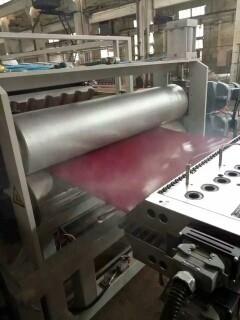 188 1 L/D ratio a vite Linea di estrusione automatica di piastrelle di vetro in PVC per la produzione di precisione