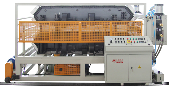 188 1 L/D ratio a vite Linea di estrusione automatica di piastrelle di vetro in PVC per la produzione di precisione