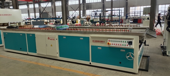 380V 50hz Linea di estrusione di fogli di PVC con 156 1 perno L/D