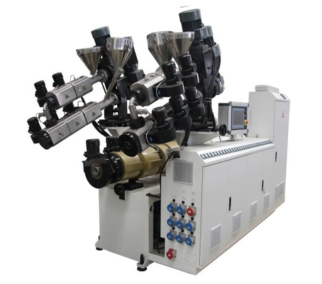 YF300 PP PE Base WPC linea di estrussione con co-rotante conico Twin-vitro e 36 rpm