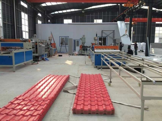 Linea di estrusione di piastrelle di tetto in PVC a doppia vite conica di plastica