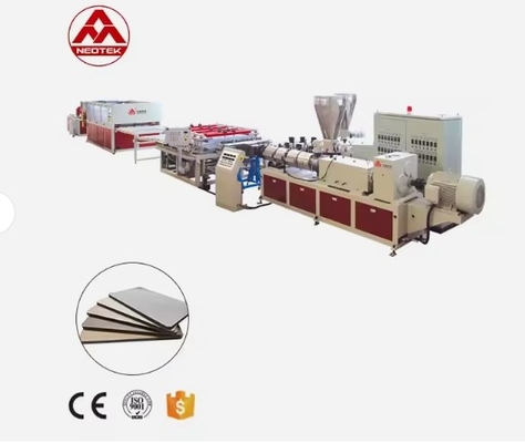Linea di produzione di fogli di schiuma in PVC con motore SIEMENS come motore principale